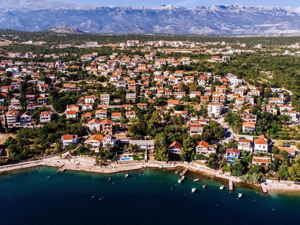 Beautiful Holiday Home With Private Pool, Nice Garden With Relax Area, Taverne Maslenica