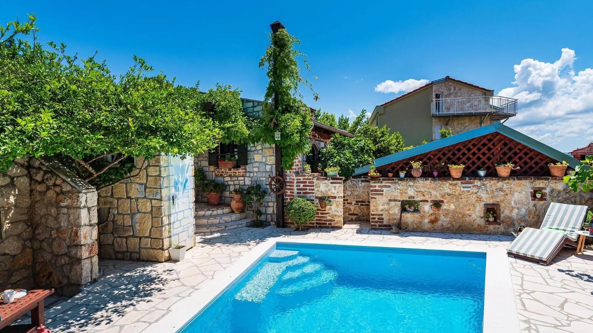 Beautiful Holiday Home With Private Pool, Nice Garden With Relax Area, Taverne Maslenica Chorvatsko