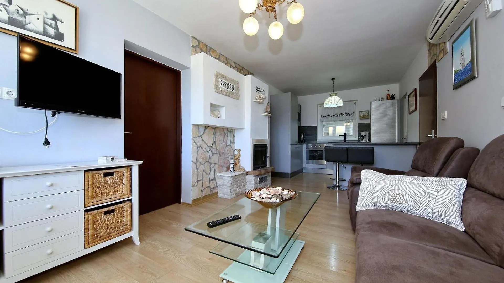Beautiful Holiday Home With Private Pool, Nice Garden With Relax Area, Taverne Maslenica 0*,  Croatia