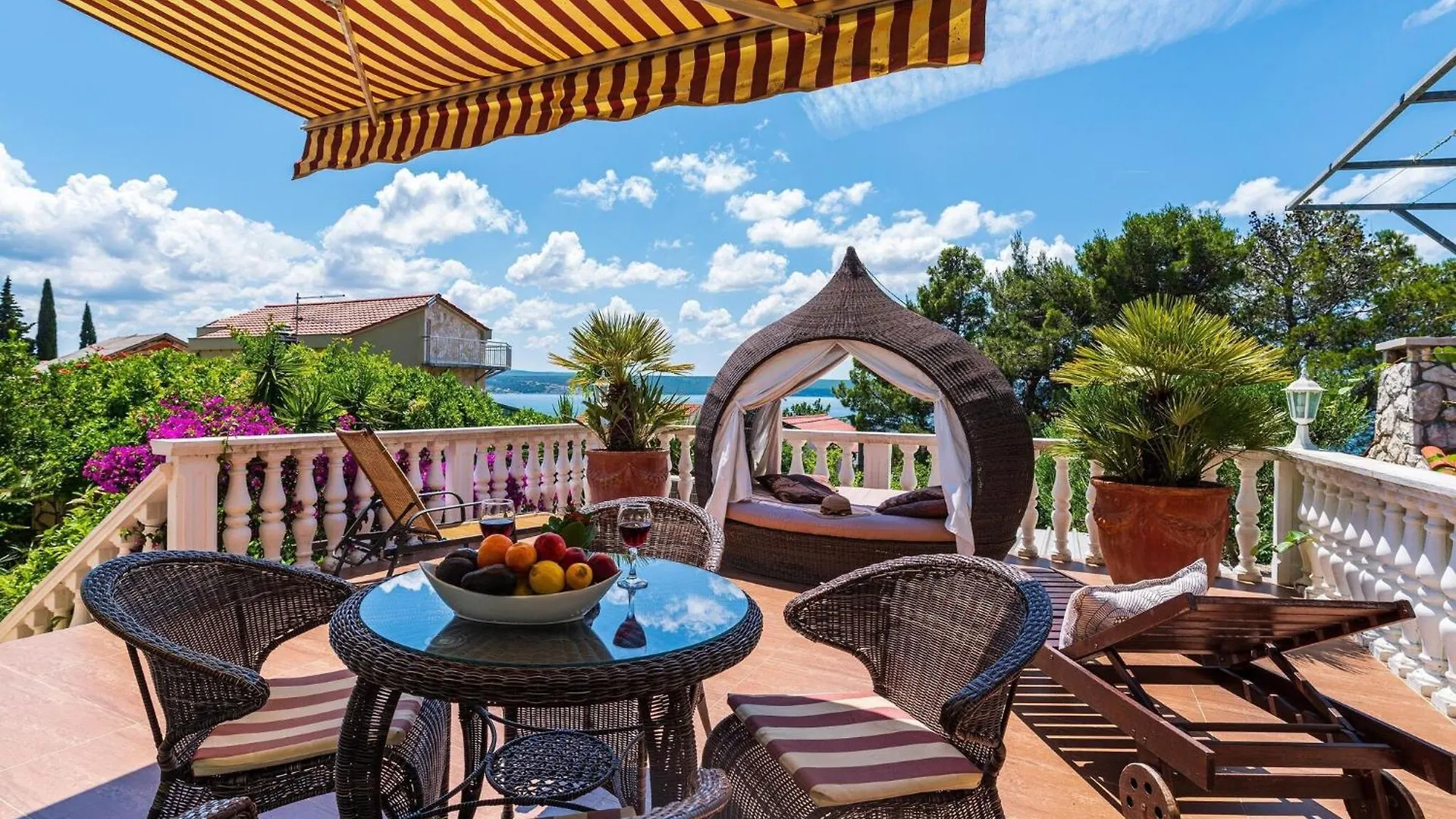 Beautiful Holiday Home With Private Pool, Nice Garden With Relax Area, Taverne Maslenica