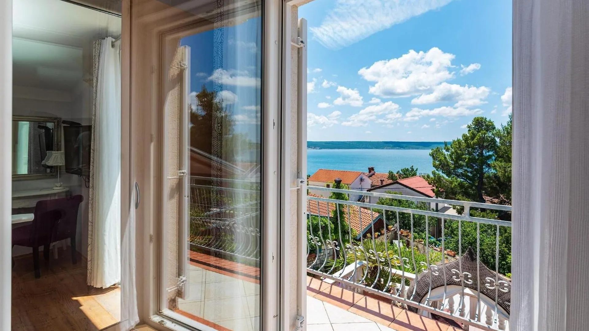 Beautiful Holiday Home With Private Pool, Nice Garden With Relax Area, Taverne Maslenica