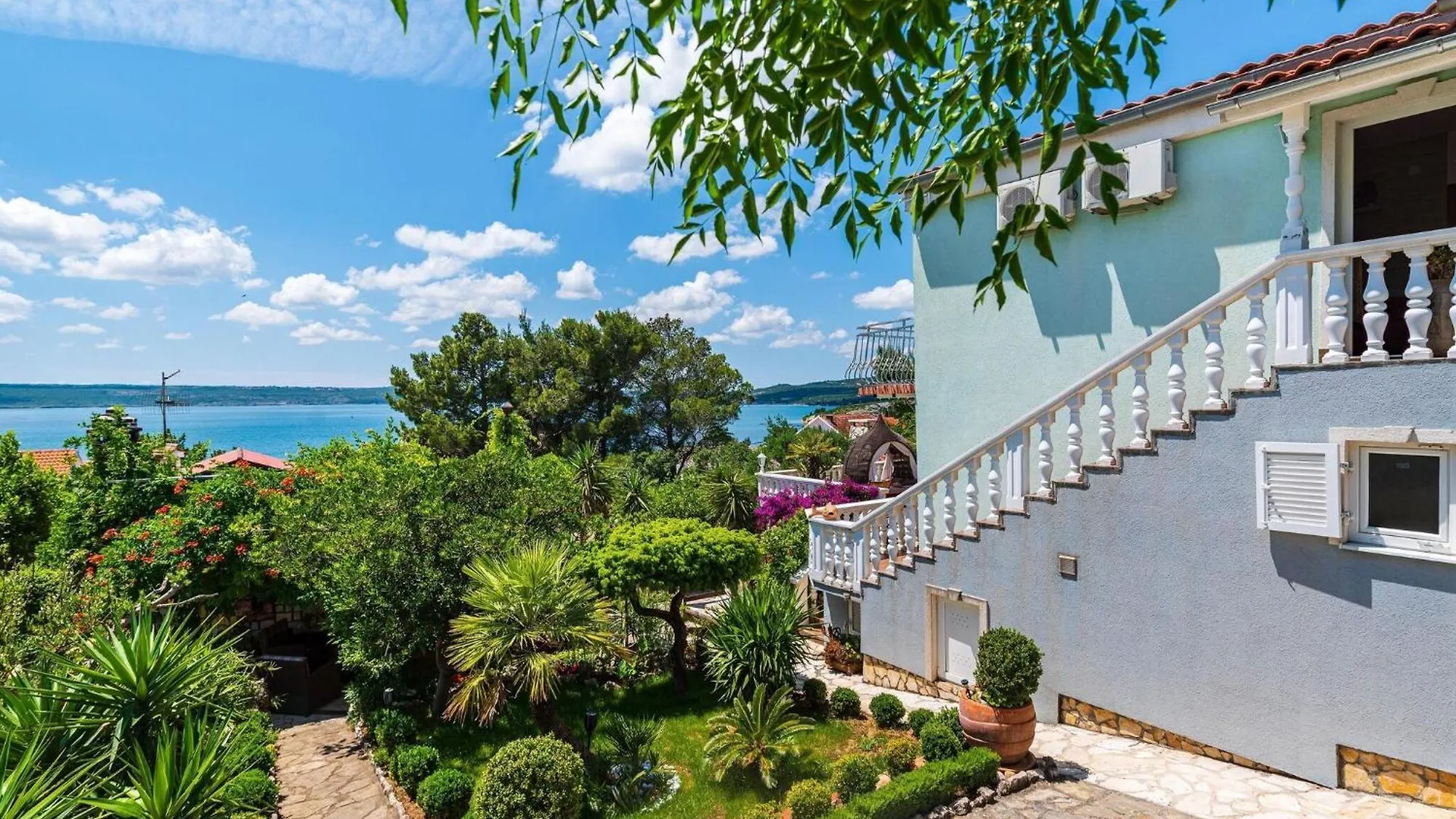 Beautiful Holiday Home With Private Pool, Nice Garden With Relax Area, Taverne Maslenica 0*,  Croatia