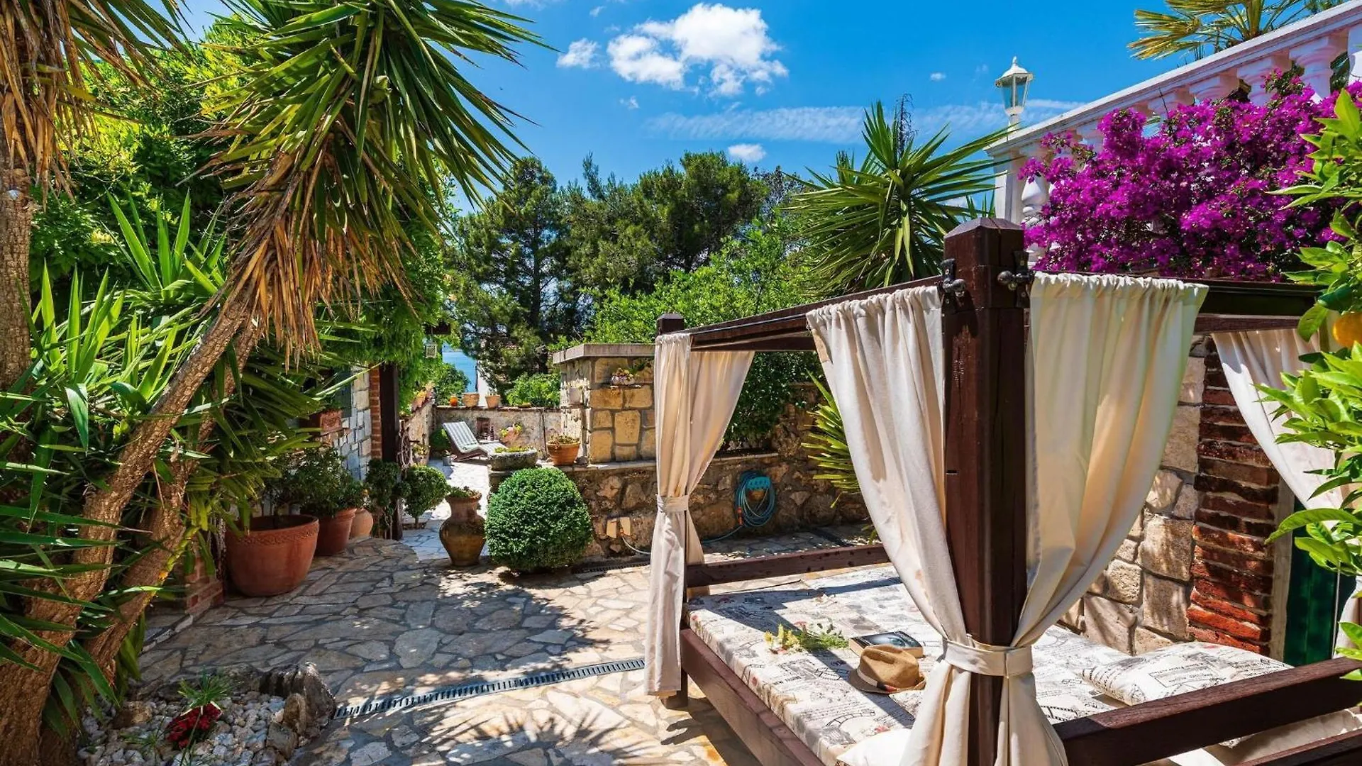 Beautiful Holiday Home With Private Pool, Nice Garden With Relax Area, Taverne Maslenica Croatia