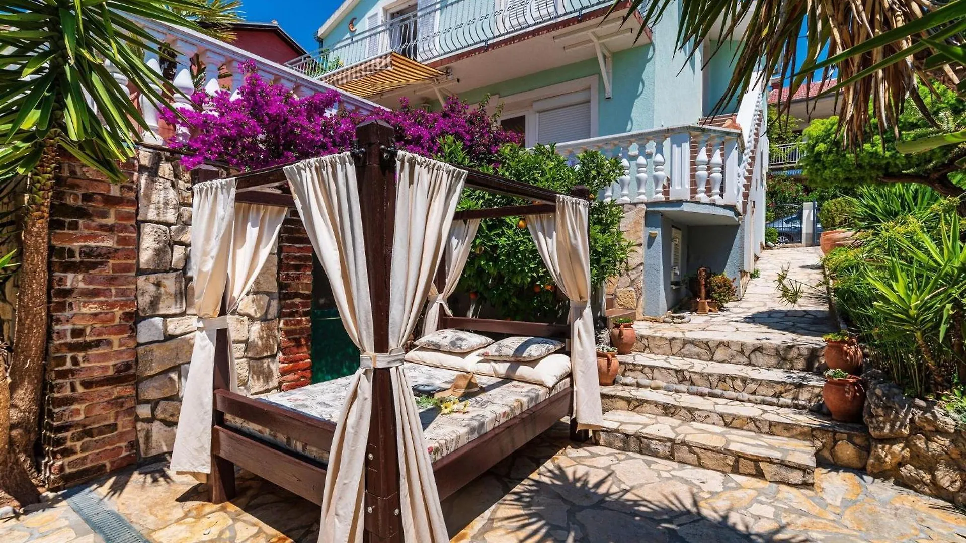 Beautiful Holiday Home With Private Pool, Nice Garden With Relax Area, Taverne Maslenica